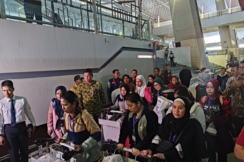 37 WNI Berhasil Diterbangkan ke Indonesia dari Suriah