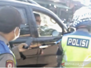 Polisi Tak Bermasker Ini Marah Diingatkan Pakai Masker Oleh Rekannya Sesama Polisi