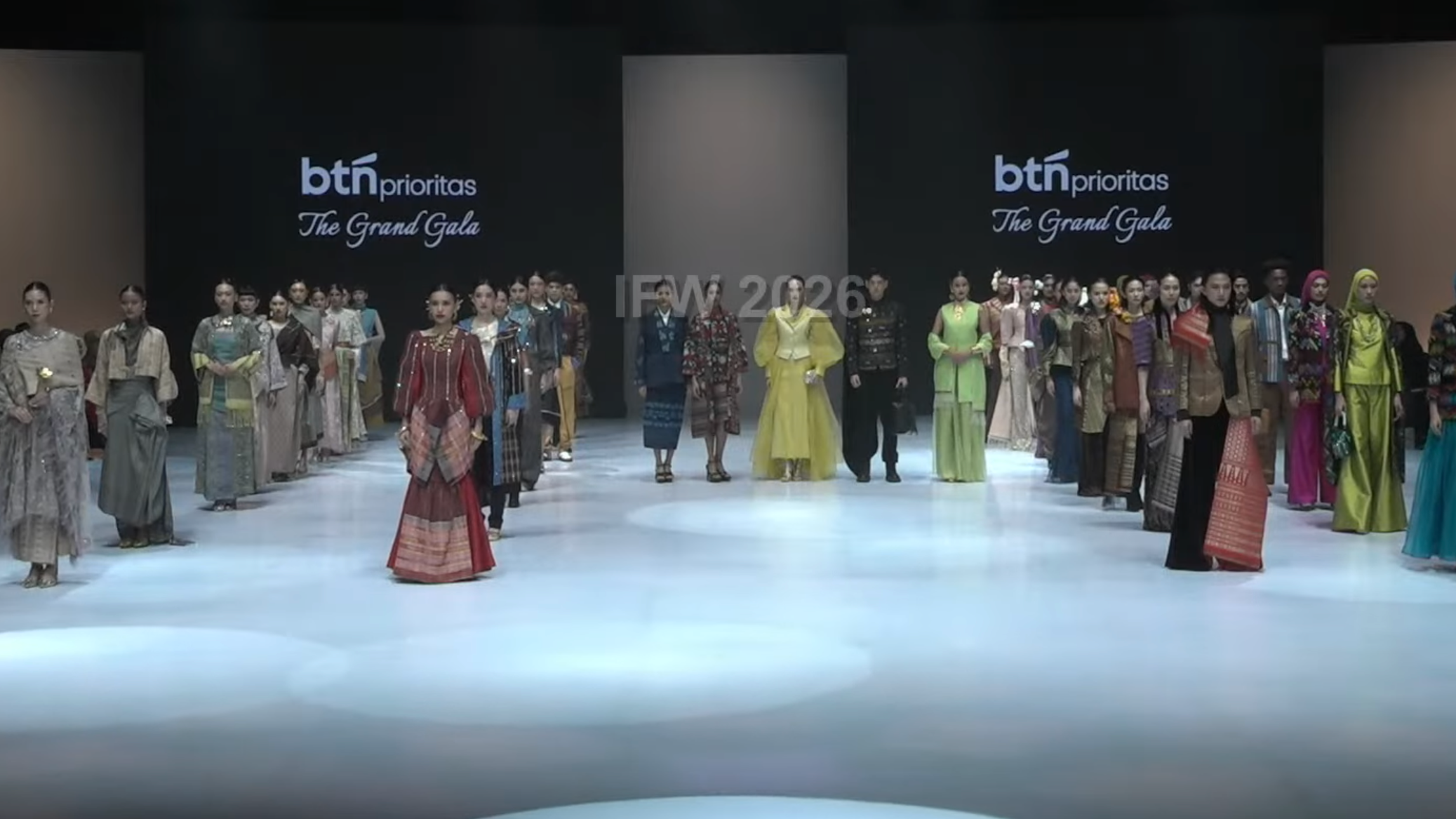 Ulos Jadi Magnet di IFW 2026, Tampil Modern dengan Sentuhan Warna Pastel