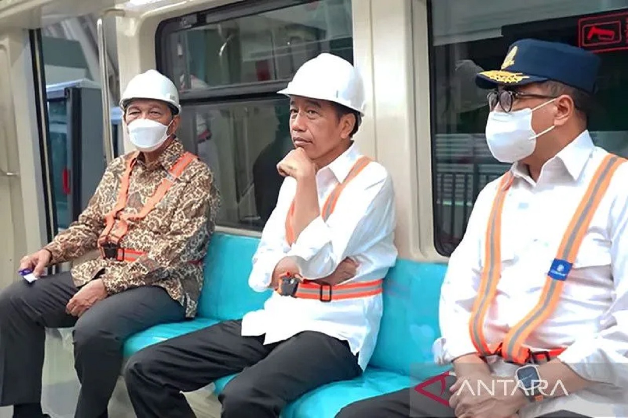 Presiden Jokowi usai Naik LRT Jabodebek: Nyaman, Cepat dan tidak Berisik