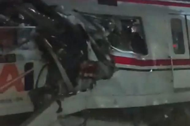 Kecelakaan Kereta di Bekasi Malam Ini, Gerbong KRL Ditabrak Kereta Argo Bromo Anggrek