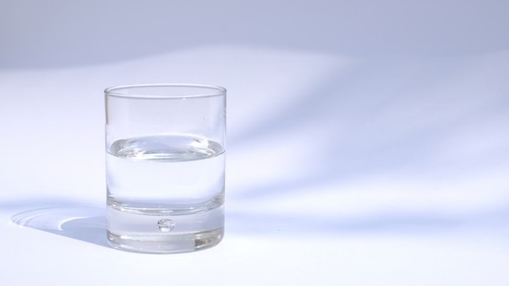 Kebanyakan Minum Air Putih Sebabkan Kematian, Kenali Tanda-Tandanya!