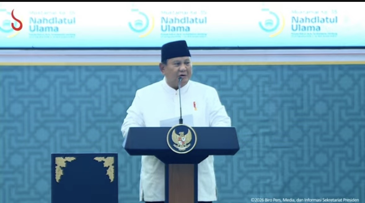 Prabowo Hadiri Penutupan Muktamar ke-35 NU, Terima Kartanu dari PBNU