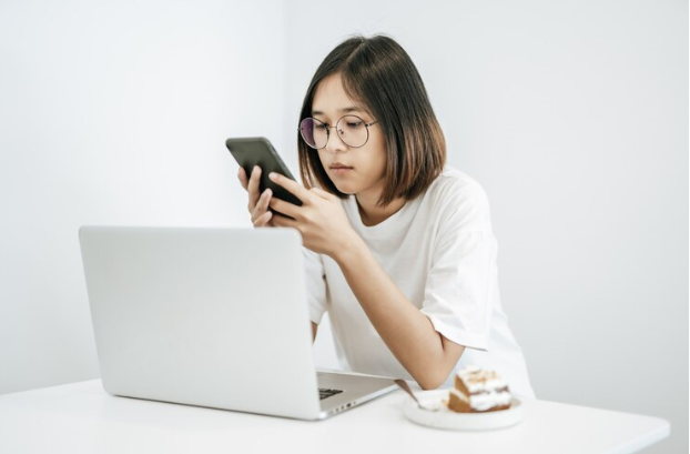 Apa Itu Daring? Ungkap Seluk Beluknya dalam Dunia Digital
