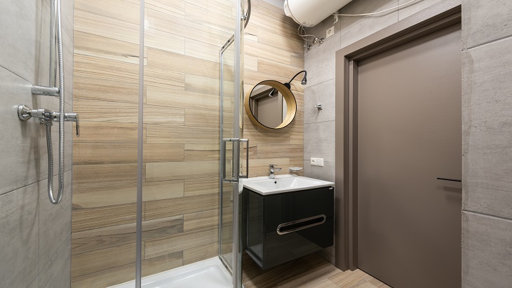 Bikin Kamar Mandi Kecil Terlihat Elegan