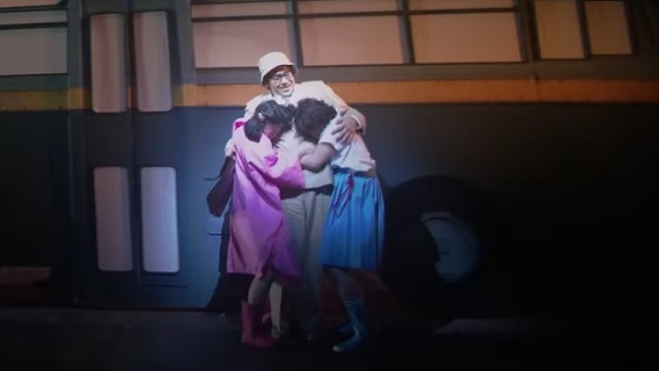 Pertunjukan Teater 'My Neighbor Totoro' Raih Enam Piala Olivier Awards