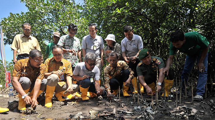 Pertamina Bantu Proses Rehabilitasi Kawasan Pesisir Padang