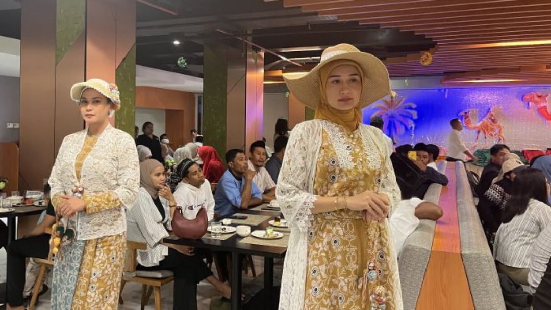 Angkat Budaya Maluku, B’Gaya by Efie dan K’Beta Hadirkan Koleksi Busana Muslim
