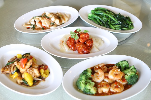 Kebanyakan Makan Setelah Rayakan Sincia? Ini yang Harus Kamu Lakukan