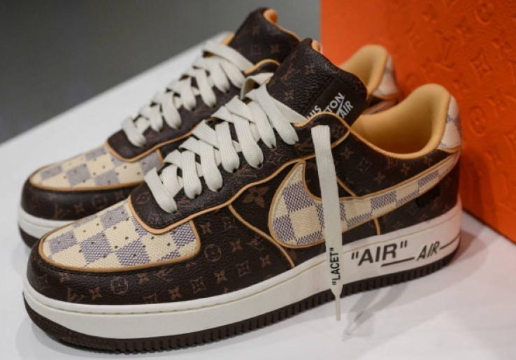 200 Pasang Sneakers Virgil Abloh Terjual Rp358 Miliar