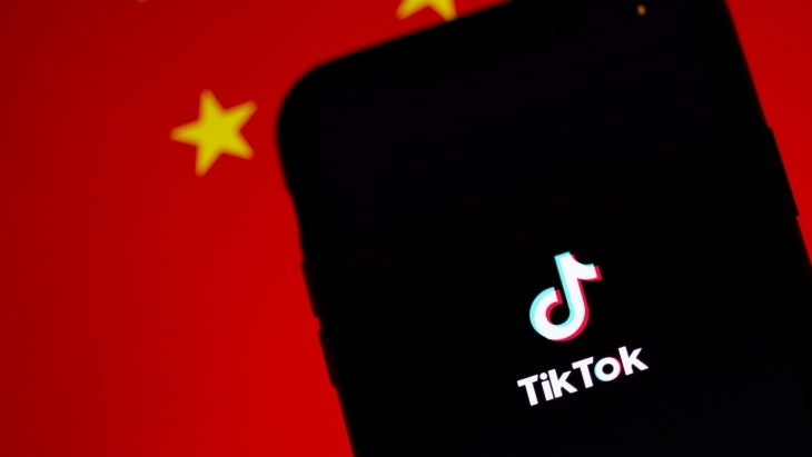 TikTok terus bermasalah  terhadap keamanan data penggunanya. (Foto: Unsplash-Solen Feyissa)