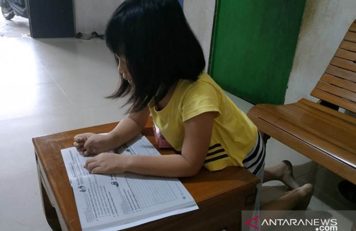 Kemendikbud Klaim 93 Persen Siswa Nurut Belajar di Rumah