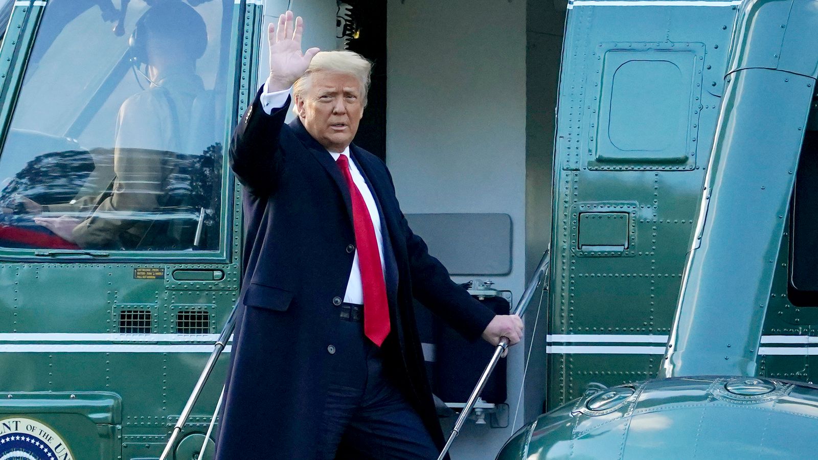 Donald Trump Tinggalkan Gedung Putih