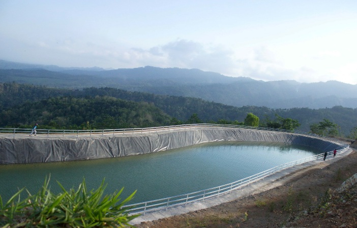 Embung penampung air untuk atasi kekeringan. (Foto: Antara)