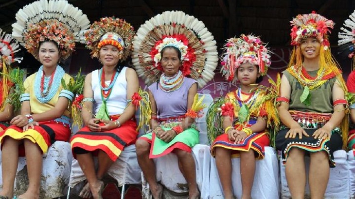 Tradisi Gigi Runcing Bukti Kecantikan Perempuan Suku Mentawai