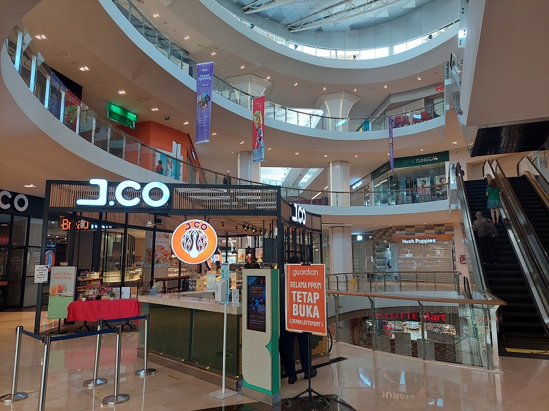 The Park Solo Mall tampak sepi selama PPKM level 4, Minggu (1/8). (MP/Ismail)