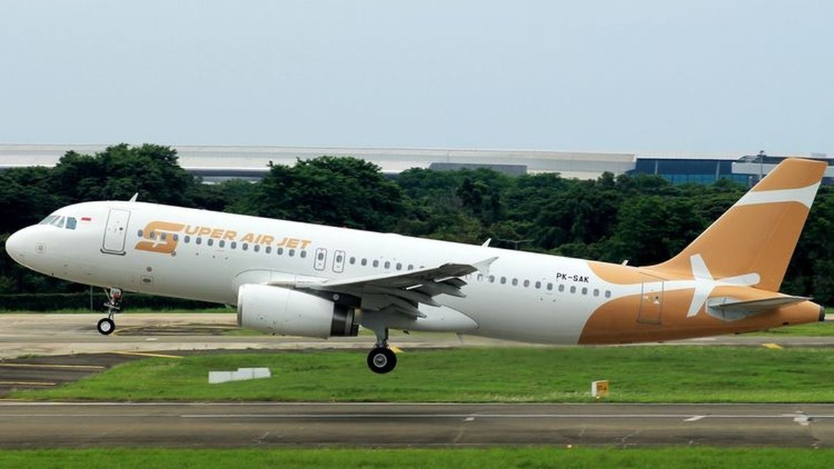 Video Penumpang Super Air Jet Delay 5 Jam Viral, YLKI Soroti Hak Konsumen