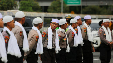 Polisi Bersurban Amankan Aksi Demo Tolak BOP dan Kecam Serangan AS–Israel ke Iran
