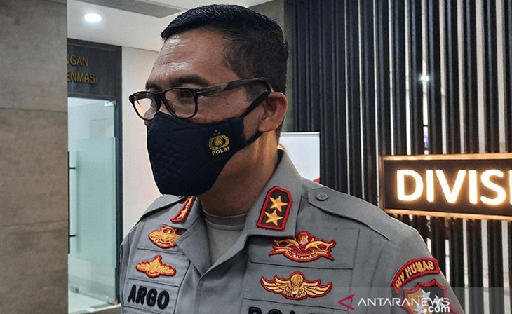 Kepala Divisi Humas Polri Irjen Pol Argo Yuwono memberikan keterangan pers kepada awak media di Gedung Divisi Humas Polri, Jakarta Selatan, Senin (4/10/2021). ANTARA/Laily Rahmawaty/am.