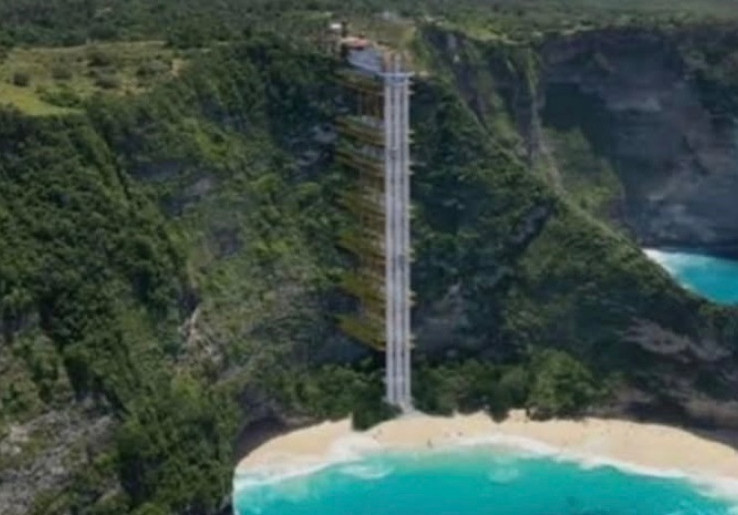 Viral Lift Rp 200 Miliar di Tebing Pantai Kelingking Nusa Penida, DPR Minta Proyek Tak Rusak Alam