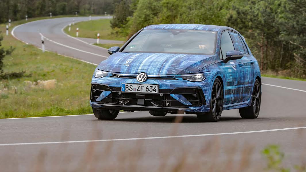 Volkswagen Golf R 2025 Resmi Tinggalkan Transmisi Manual