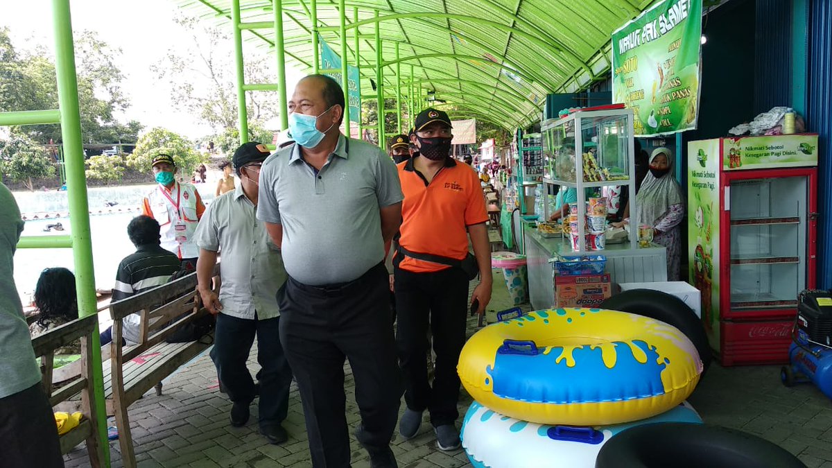 Pjs Bupati Klaten, Sujarwanto Dwiatmoko inspeksi protokol kesehatan di tempat wisata Umbul Ponggok. (MP/Ismail)