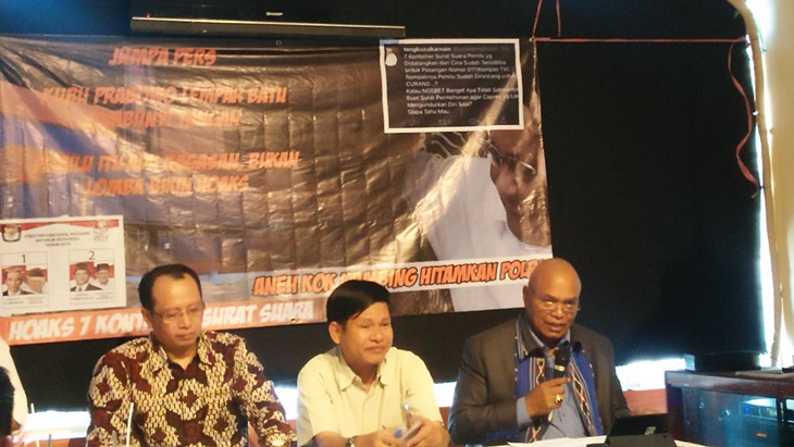 Koordinator Tim Pembela Demokrasi Indonesia (TPDI) Petrus Selestinus. (MP/Asropih)