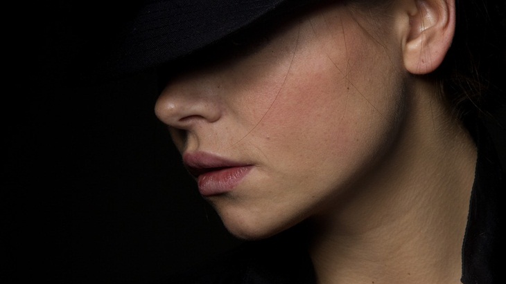 Tangkis Warna Bibir Gelap Secara Alami dengan Buah Lemon