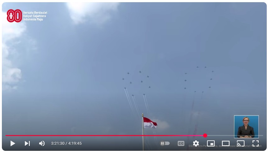 Bendera Raksasa dan Akroba Pesawat Tempur Bikin Kagum dan Riuh Penonton Perayaan HUT ke-80 RI di Monas