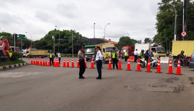 Pengendara Diminta Hati-Hati Melintas di Jalan Daan Mogot