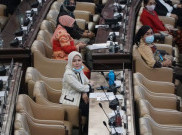 Keluarga Politikus DPR Divaksin COVID-19, Sekjen: Wajib Dilindungi