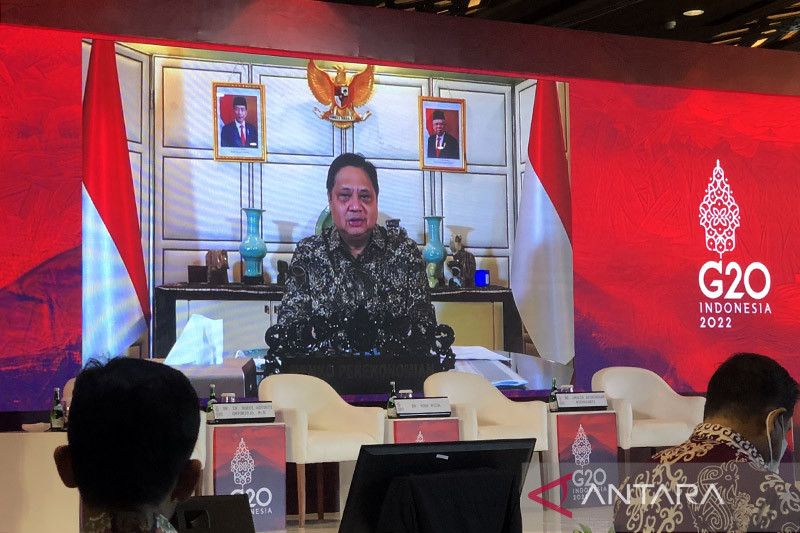 Airlangga Sebut 180 Juta Metrik Ton Plastik Mencemari Lautan