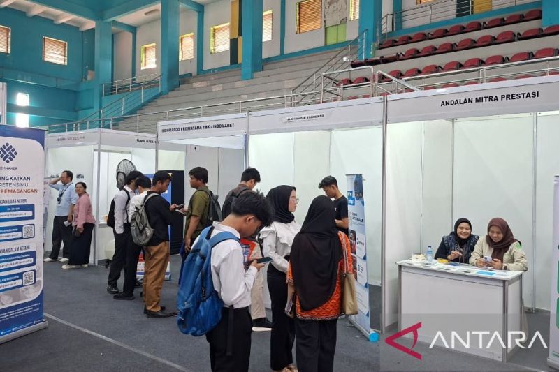 Warga Serbu Informasi Kerja ke Luar Negeri, Cari Kerja di Indonesia Sulit