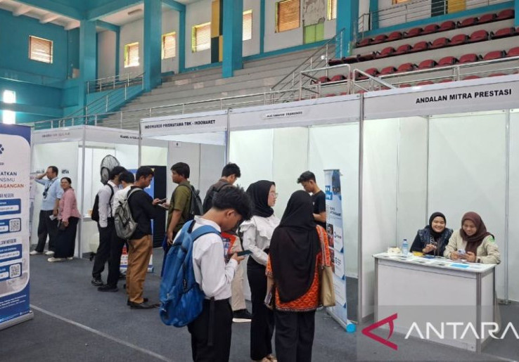 Warga Serbu Informasi Kerja ke Luar Negeri, Cari Kerja di Indonesia Sulit