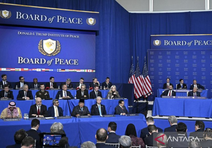 Kemenlu Tangguhkan Pembahasan Terkait Dewan Perdamaian Ala Trump