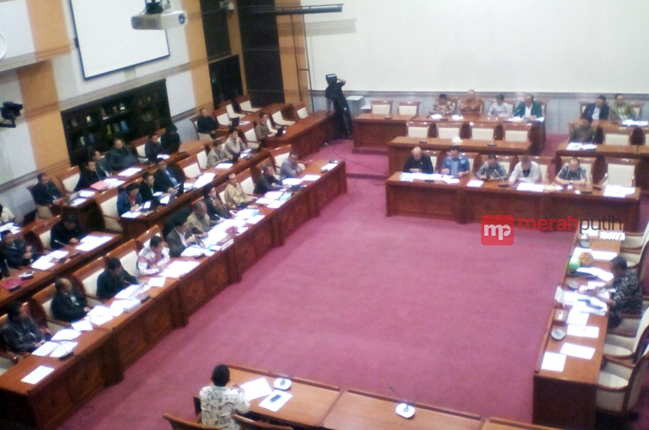 Raker Komisi III DPR