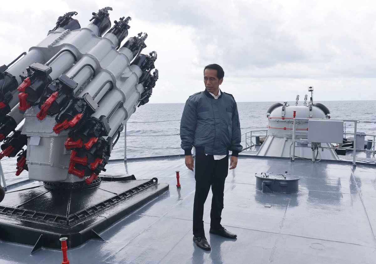 Sejak Kapan Bangsa Indonesia Memunggungi Lautan?