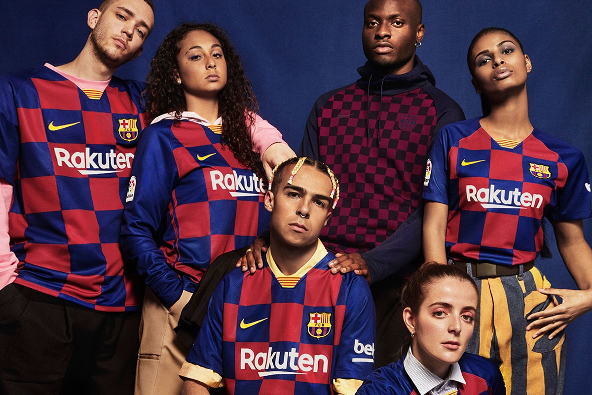 Jersey Tim Sepak Bola Menjelma Jadi Tren 'Streetwear'