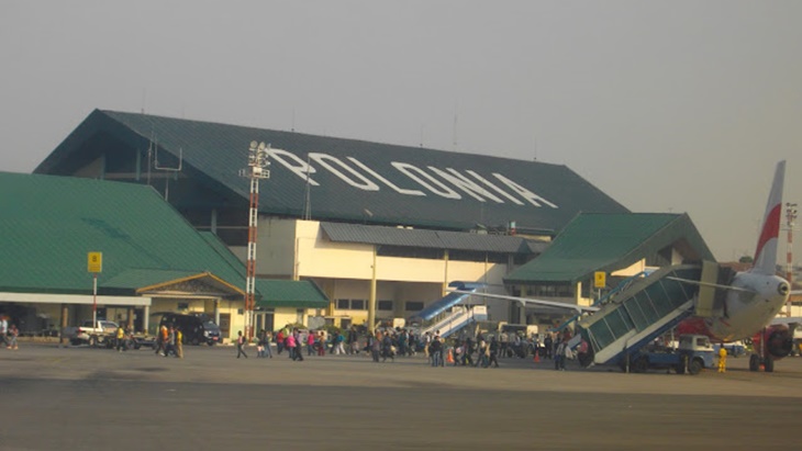 Bandara Polonia Tutup Layanan Komersil