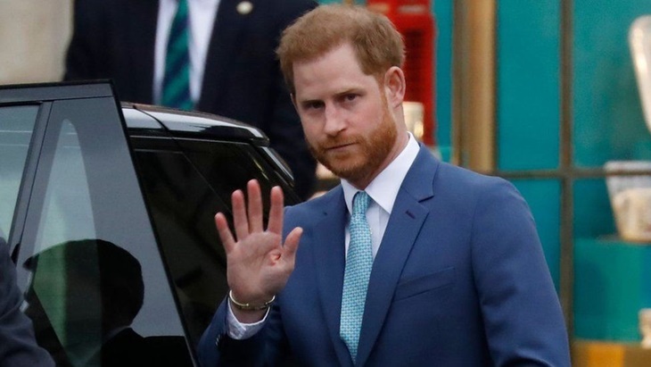 Tanpa Meghan Markle, Pangeran Harry Hadiri Pemakaman Sang Kakek