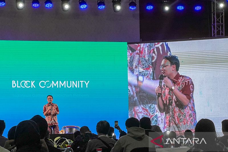 Wakil Menteri Perdagangan Jerry Sambuaga saat menjadi pembicara pada acara Block Community Conference 2022 di Yogyakarta, Sabtu (10/9/2022). ANTARA/Eka AR.
