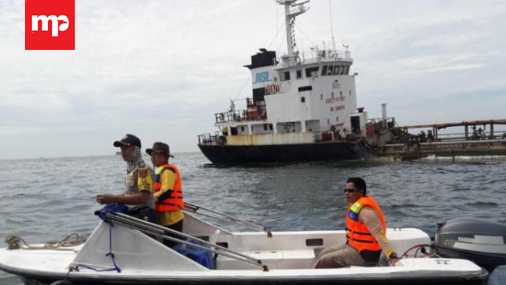 Kapal Pembawa Bahan Peledak Tabrakan di Kepulauan Seribu