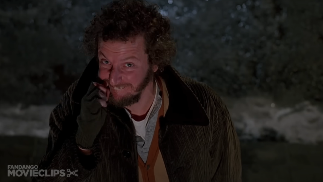 Lama Tak Main Film, Pemeran Penjahat di 'Home Alone' Ternyata Sekarang Tinggal di Desa