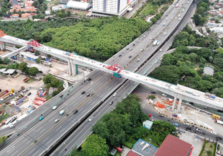 Tanpa Tutup Tol, Jalur Layang LRT Jakarta Fase 1B Kini Tersambung 100 Persen