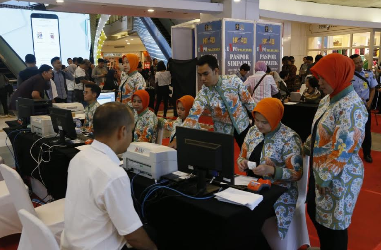 Sambut HUT ke 74 Kemenkumham, Imigrasi Gelar Pelayanan Paspor di Mall