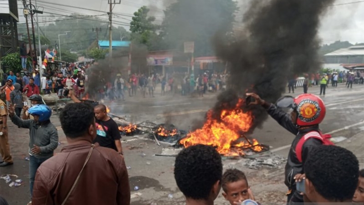 Kerusuhan di Papua, Senin (19/8). (Foto: ANTARA)