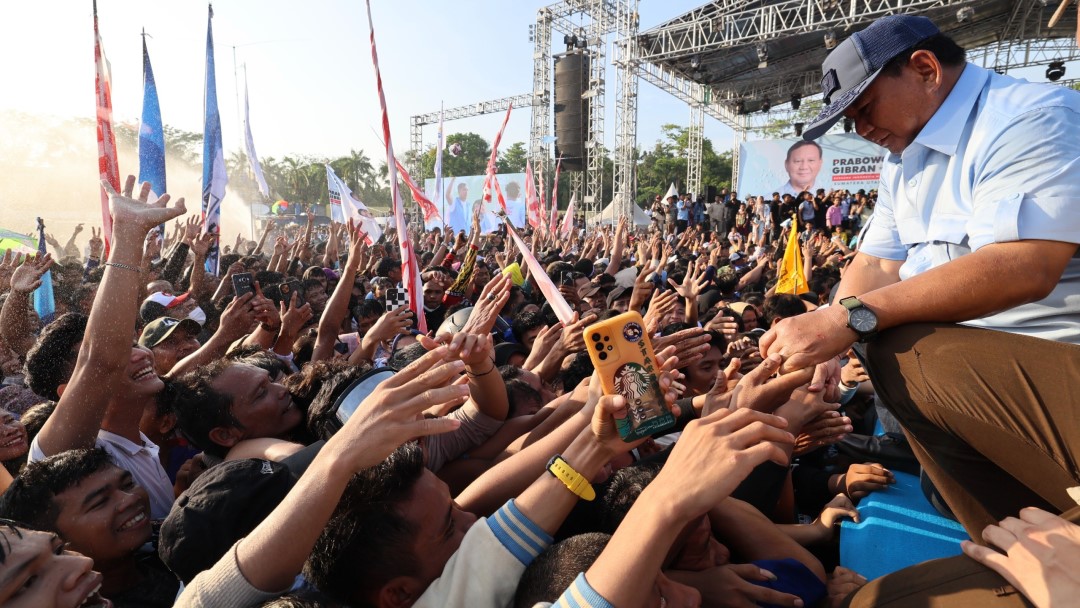Prabowo Tanya Warga Sumut, Lebih Penting Makan atau Internet Gratis