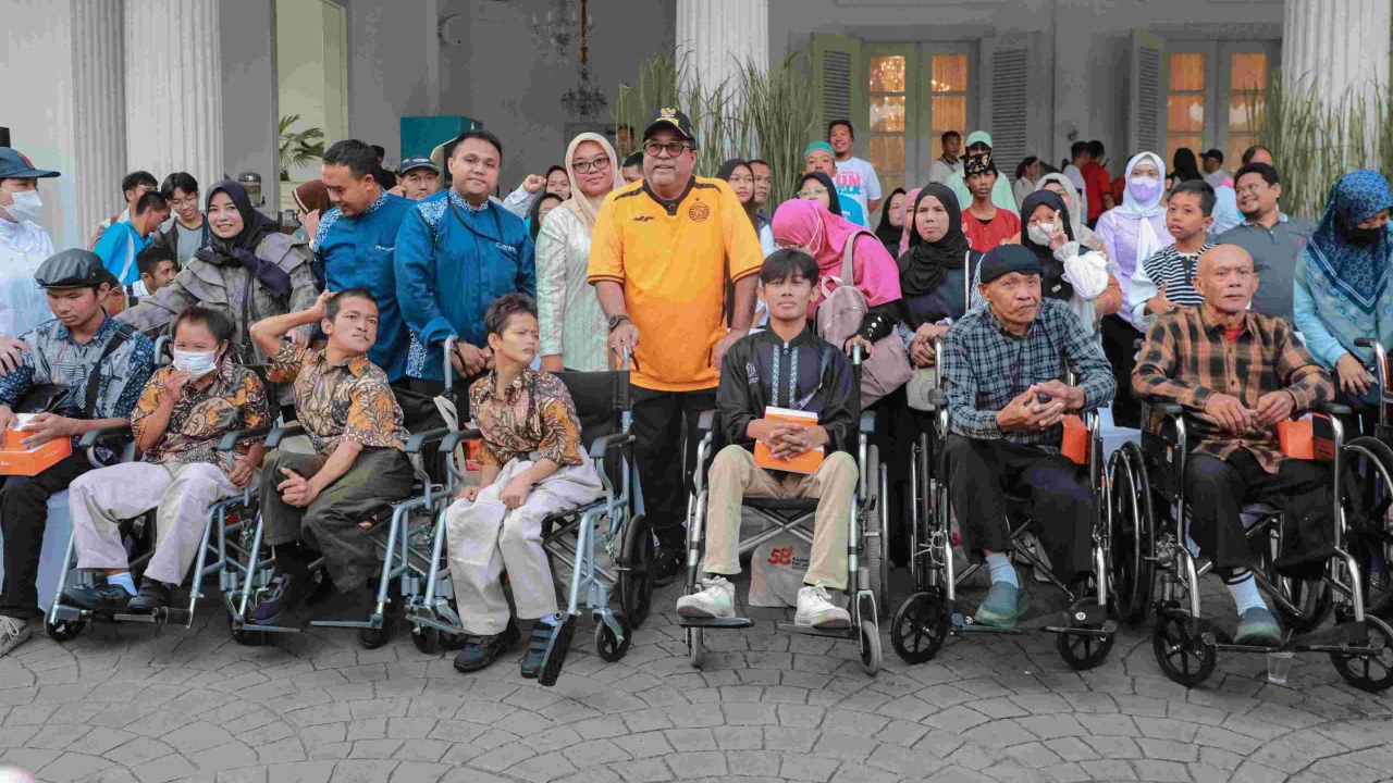 Pemprov DKI Bagikan KLG untuk Penyandang Disabilitas, Rano Karno: Jakarta Harus Inklusif
