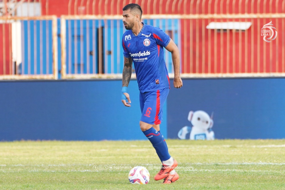 Sempat Kolaps di Lapangan, Begini Kabar Gelandang Arema FC Julian Guevara