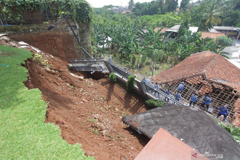 Pemprov DKI Pastikan Gusur Rumah di Pinggir Kali